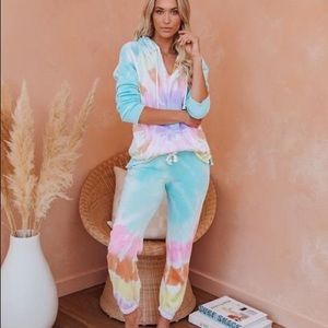 Vici Collection “Utopia” Tie Dye Hoodie Joggers Lounge Sweatsuit 2 pc. S…
